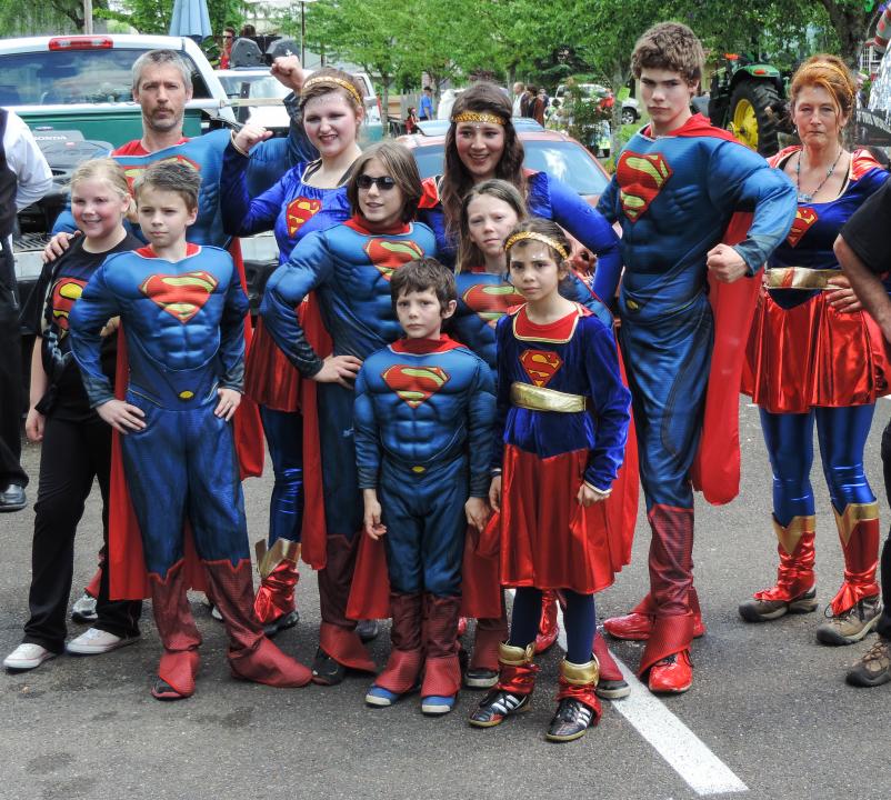 Super Street Scene at the McMinnville Alien Days Parade Shutterbug